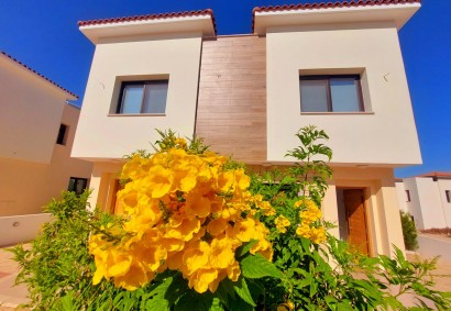 Pegeia - Coral Bay Полуотдельный Дом На продажу | BK8569