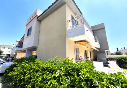 Kato Paphos - Universal Танхаус На продажу | BK10066