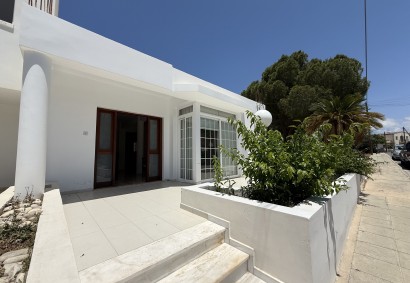 Paphos Town, Paphos Танхаус В аренду | BK11603